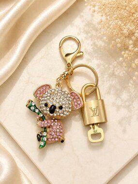 Authentic Louis Vuitton Gold Lock 🔒 Unbranded Elephant Keychain Bag Charm LV